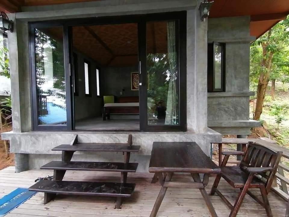 Chabalay Resort Koh Tao Rum bild