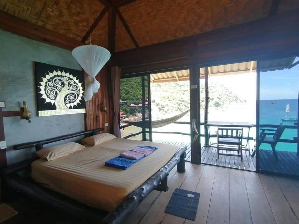 Chabalay Resort Koh Tao Rum bild